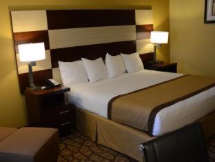 Best Western Joliet Inn & Suites Room photo